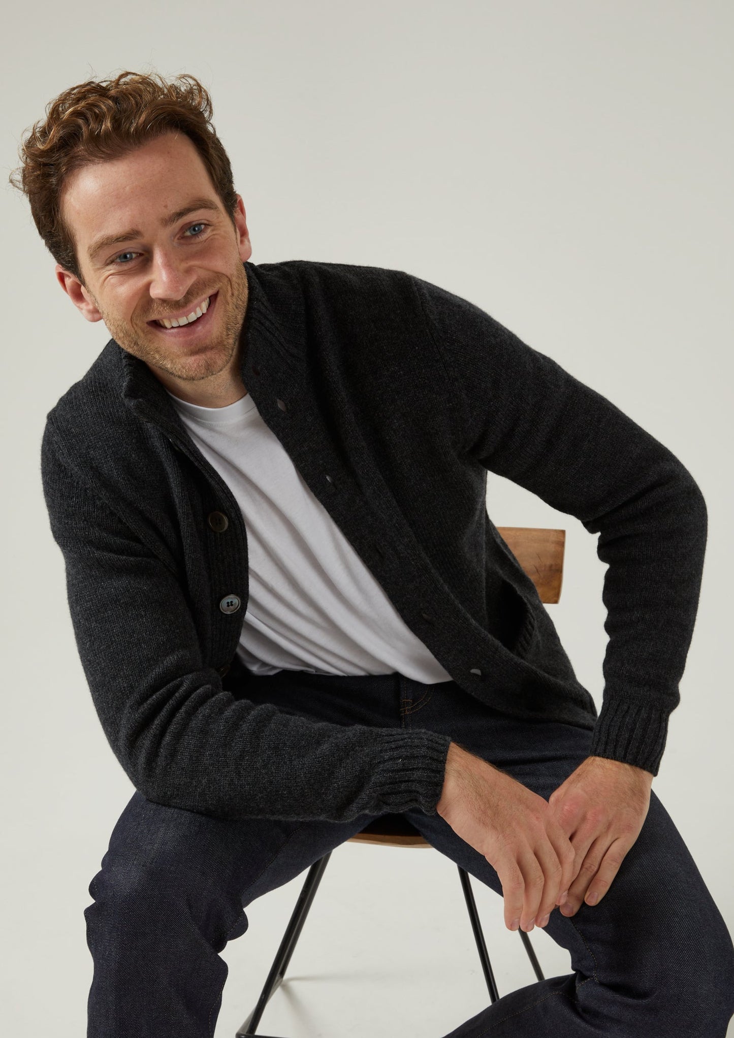 Landford Men's Lambswool Buttoned Jumper In Charcoal